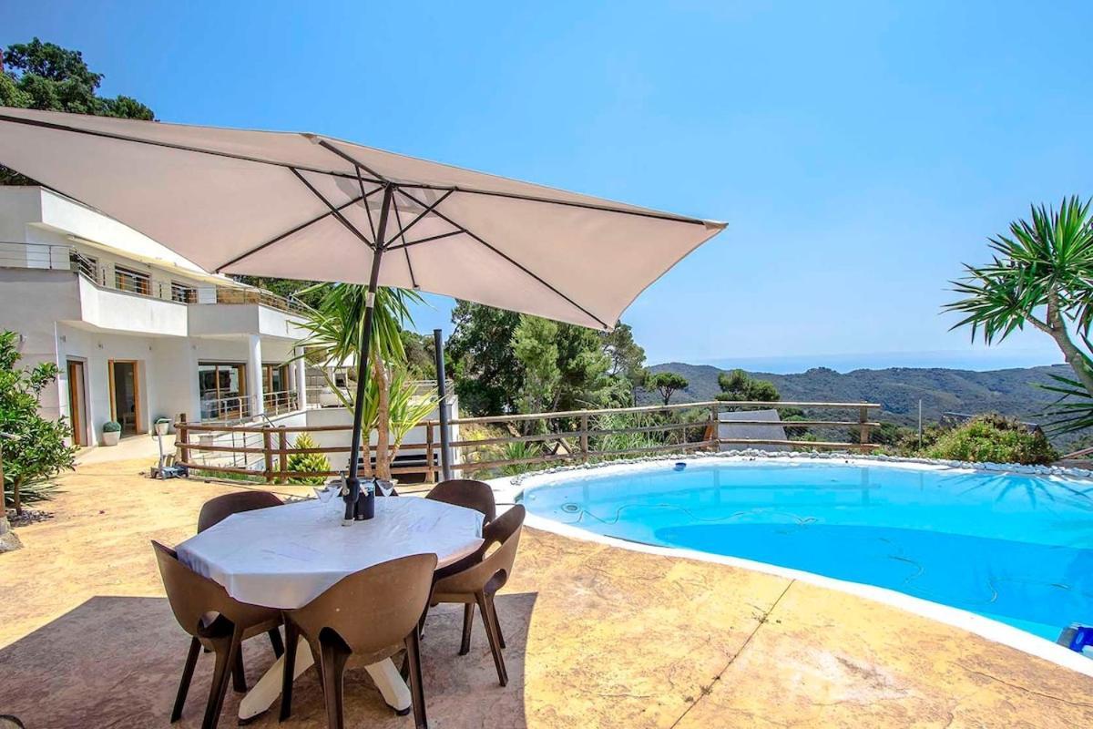 Villa Mestra Sant Cebrià de Vallalta Exterior foto